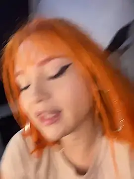 Snapshot of alysson_As chatting on April 24, 2:58 am alysson As online show from April 24, 2:58 am