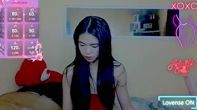 Luna Moonfang online show from June 25, 9:47 am