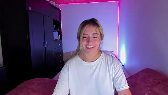 saradiazxxx online show from April 11, 5:12 am