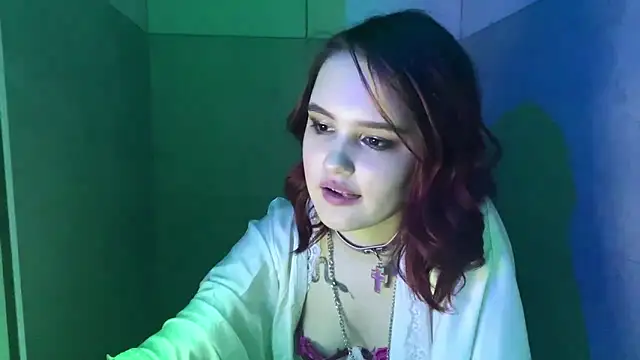 AmaliaJess online show from March 18, 5:05 pm