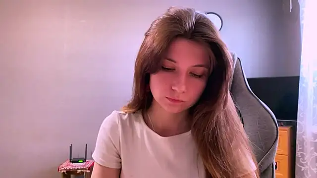 Snapshot of LunnaBliss chatting on May 19, 4:02 pm LunnaBliss online show from May 19, 4:02 pm