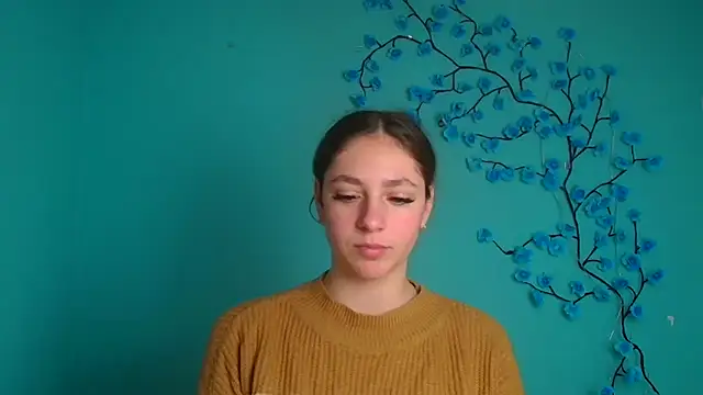 KissMeJulia online show from April 8, 11:32 am