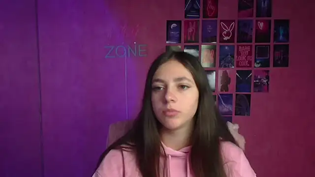 KissMeJulia online show from April 17, 5:21 am