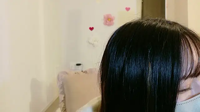 Snapshot of maichan_v chatting on February 19, 1:07 pm maichan v online show from February 19, 1:07 pm