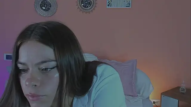 Snapshot of Luna_velmont chatting on February 23, 2:14 pm Luna velmont online show from February 23, 2:14 pm