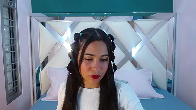 Snapshot of Kate_Hewson chatting on February 25, 12:37 pm Kate Hewson online show from February 25, 12:37 pm