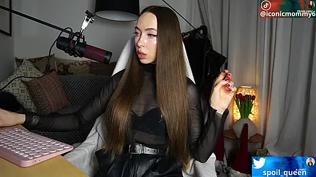 supreme dominatrix online show from January 7, 9:39 pm