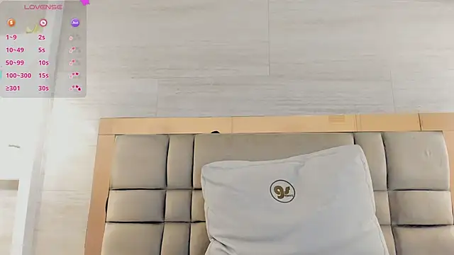 Snapshot of bella_novoa chatting on June 4, 5:02 am bella novoa online show from June 4, 5:02 am