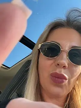 LisaMurr online show from March 13, 9:05 am