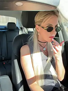 LisaMurr online show from April 10, 12:21 pm