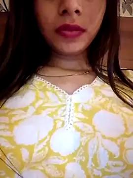Snapshot of cute_girl_29 chatting on June 21, 12:02 am cute girl 29 online show from June 21, 12:02 am