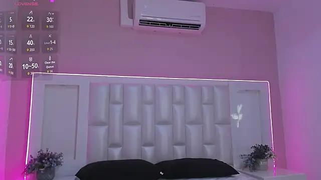 Snapshot of Liia_Collins chatting on April 25, 5:32 pm Liia Collins online show from April 25, 5:32 pm