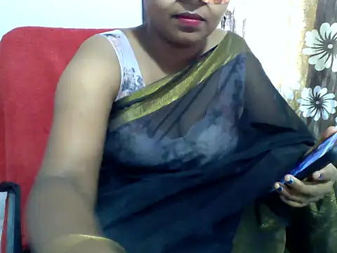Snapshot of Angel_honeybear_143 chatting on June 24, 9:52 am Angel honeybear 143 online show from June 24, 9:52 am