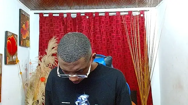 milo018 online show from February 17, 8:48 pm