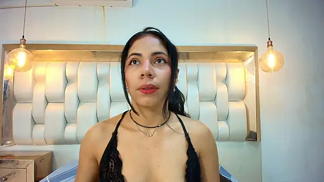 Snapshot of AzulMaveric chatting on June 2, 8:33 pm AzulMaveric online show from June 2, 8:33 pm