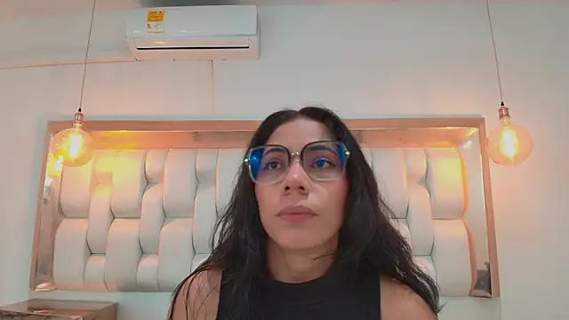 Snapshot of AzulMaveric chatting on June 4, 7:53 pm AzulMaveric online show from June 4, 7:53 pm
