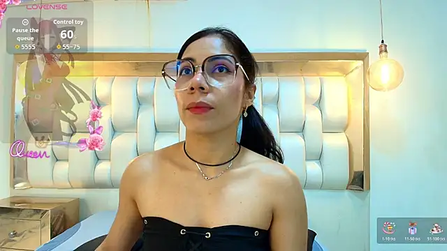 Snapshot of AzulMaveric chatting on June 8, 8:20 pm AzulMaveric online show from June 8, 8:20 pm