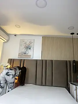 Lorenn Sweet online show from April 10, 11:48 am