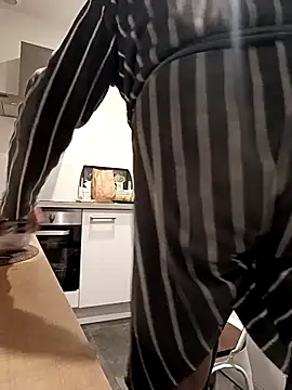 Snapshot of olivbisoumis chatting on February 22, 6:24 am olivbisoumis online show from February 22, 6:24 am