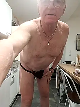 olivbisoumis online show from April 11, 4:39 am