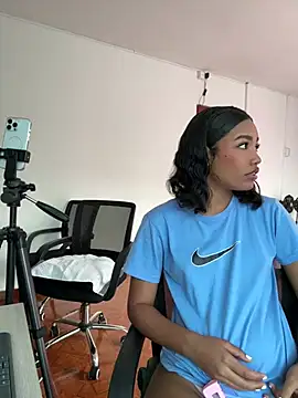 Snapshot of kali_rousse chatting on February 23, 12:57 pm kali rousse online show from February 23, 12:57 pm