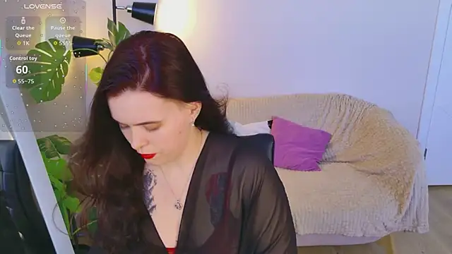 Snapshot of JustMira chatting on May 12, 9:06 am JustMira online show from May 12, 9:06 am