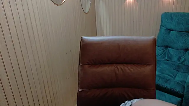 Alessia Monroe  online show from February 20, 1:11 pm