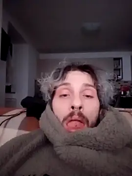 Snapshot of Magikmike94 chatting on February 18, 1:12 am Magikmike94 online show from February 18, 1:12 am