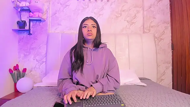 Snapshot of KaileeRoss chatting on February 22, 7:34 pm KaileeRoss online show from February 22, 7:34 pm