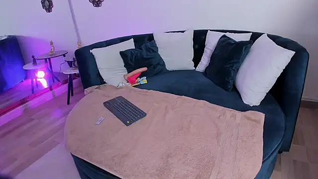 Esmeralda carrascal online show from April 10, 2:17 am