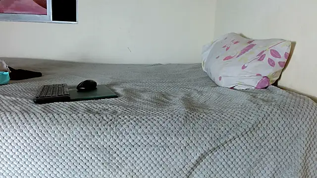 valkahot20 online show from March 10, 12:04 am