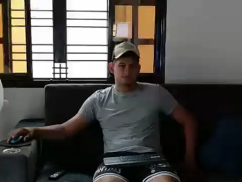 Snapshot of walterktm chatting on March 2, 10:27 pm walterktm online show from March 2, 10:27 pm