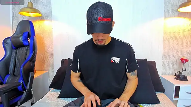 SharonTygaX online show from March 12, 2:23 pm