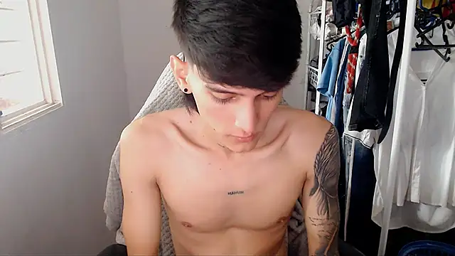 Snapshot of BOY-767 chatting on February 18, 6:59 pm BOY-767 online show from February 18, 6:59 pm