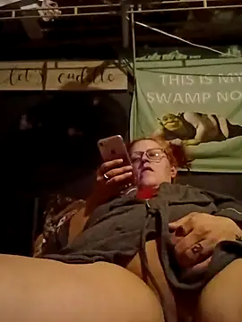 Snapshot of reinadebelleza420 chatting on February 24, 8:01 am reinadebelleza420 online show from February 24, 8:01 am