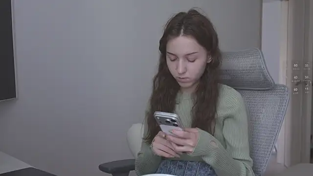 monnymoonn online show from June 18, 6:46 am