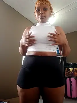 Snapshot of EBONYDEEVA68 chatting on February 20, 5:15 am EBONYDEEVA68 online show from February 20, 5:15 am