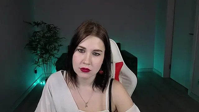 Snapshot of alian_legs chatting on February 20, 9:32 am alian legs online show from February 20, 9:32 am