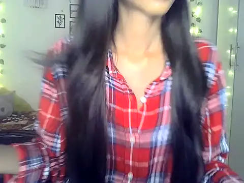 SIKSHA SINGH online show from April 2, 4:04 pm