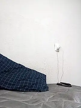 JoniXxX  online show from April 9, 9:09 pm