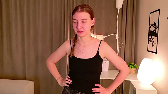 PinkClou9 online show from April 5, 10:07 pm