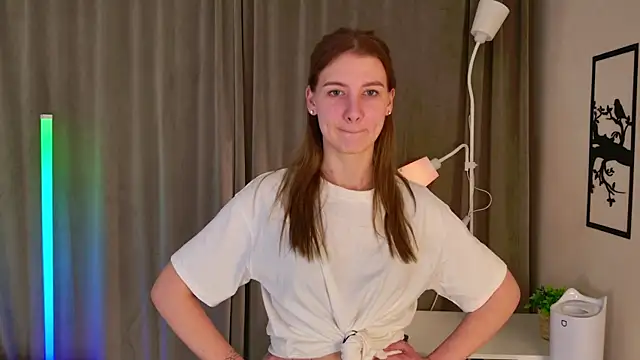 PinkClou9 online show from April 8, 10:10 pm