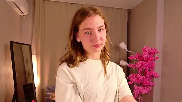 PinkClou9 online show from April 17, 10:13 pm