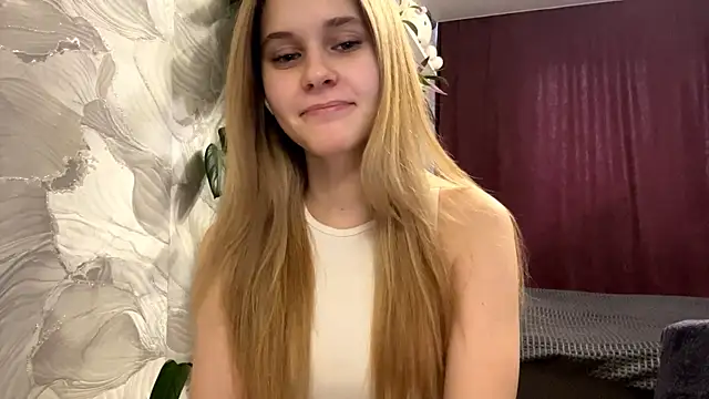 Snapshot of Nikamina chatting on February 28, 12:06 pm Nikamina online show from February 28, 12:06 pm