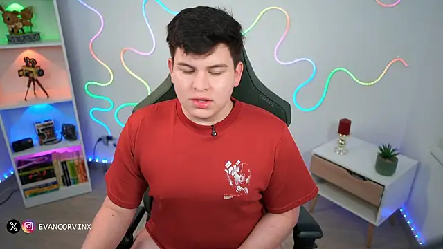 Snapshot of EvanCorvinx chatting on February 28, 9:38 pm EvanCorvinx online show from February 28, 9:38 pm