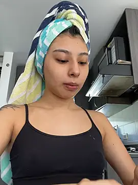 Snapshot of chloe_bluee_ chatting on July 6, 3:03 pm chloe bluee online show from July 6, 3:03 pm