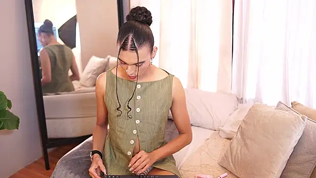 Luxa Velvet online show from April 1, 12:50 pm