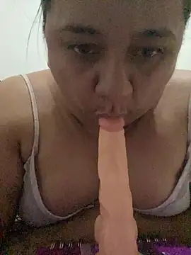 Snapshot of Melanny69x chatting on February 28, 4:24 am Melanny69x online show from February 28, 4:24 am