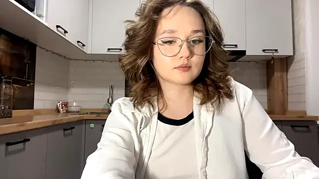 Snapshot of AinaSmith chatting on February 28, 10:38 am AinaSmith online show from February 28, 10:38 am