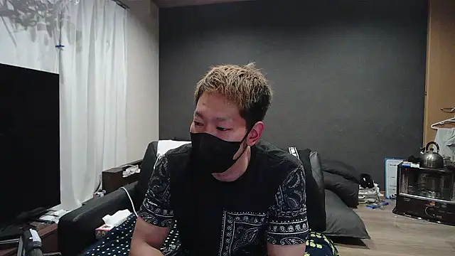 ryuaaaaa online show from April 4, 5:10 pm